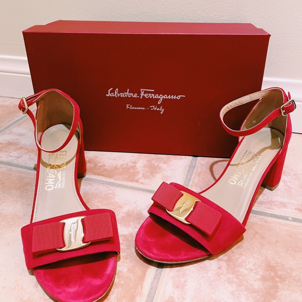 Salvatore Ferragamo Red Bow Gavina Pamplona Sandal